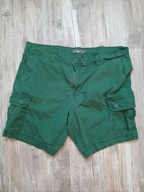 Mountain Ridge Stretch Utility Cargo Shorts - Green - Men’s Size 38